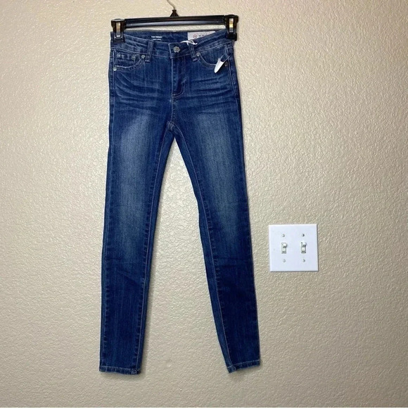 AG the twiggy girls jeans NWT - Picture 1 of 8